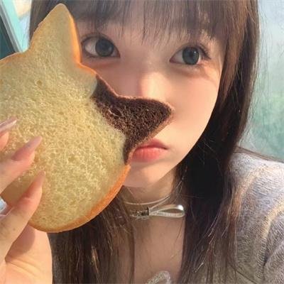拥抱星星的月亮
